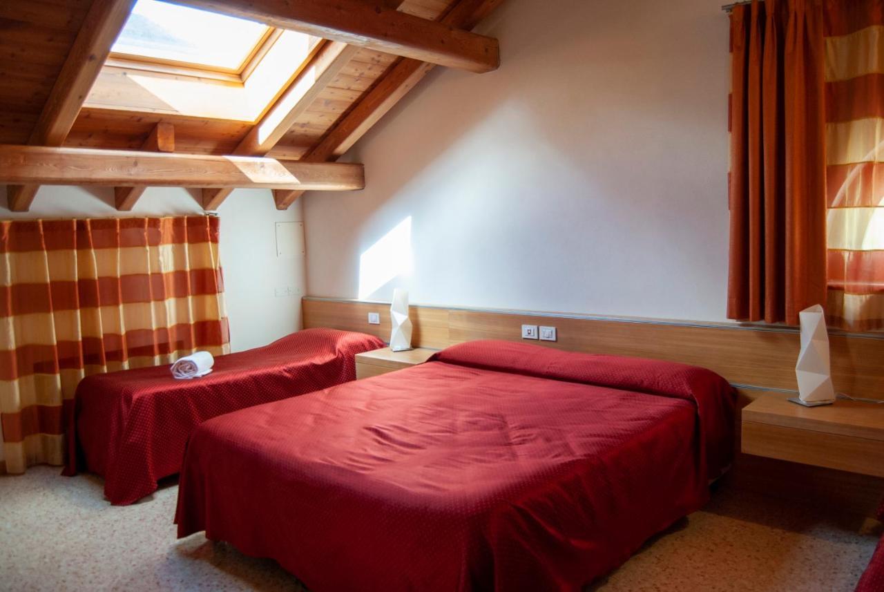 Agriturismo Antico Splendore Villa Pullir Bagian luar foto