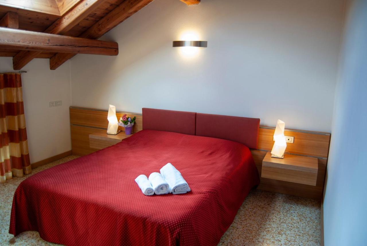 Agriturismo Antico Splendore Villa Pullir Bagian luar foto
