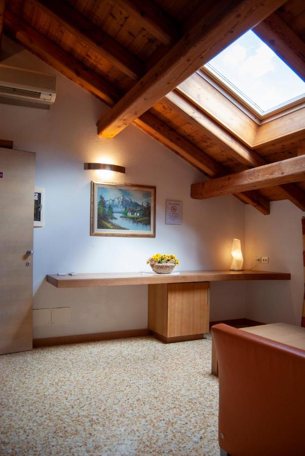 Agriturismo Antico Splendore Villa Pullir Bagian luar foto